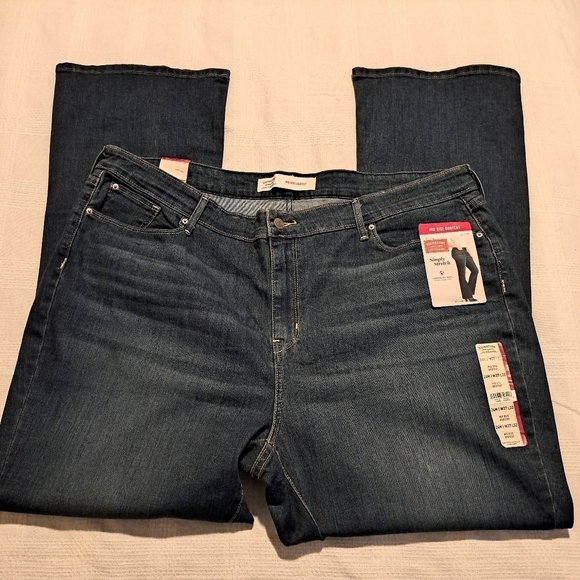 Signature by Levi Strauss women's size 37 x 32 mid rise bootcut jeans, New - Picture 5 of 10